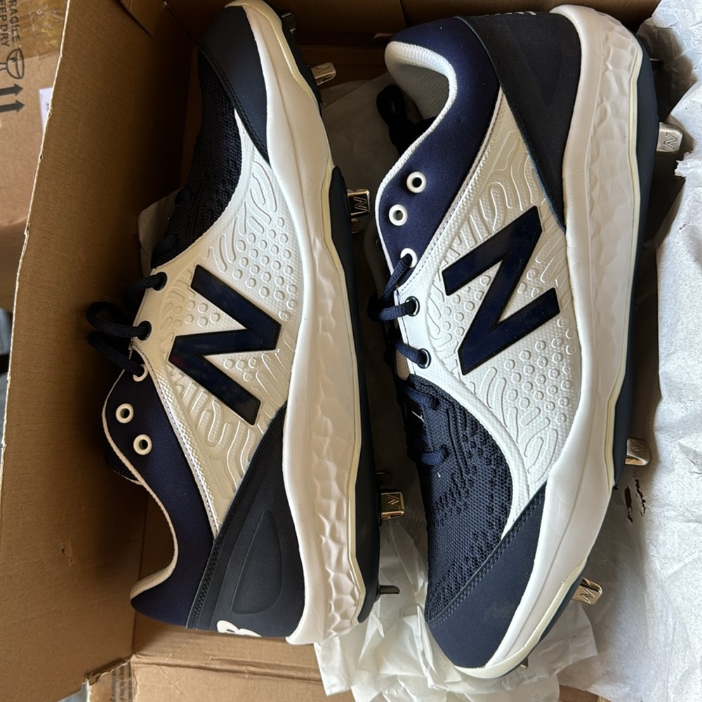 New Balance Men's Fresh Foam 3000 V5 Metal Baseball Shoe - Picture 4 of 5